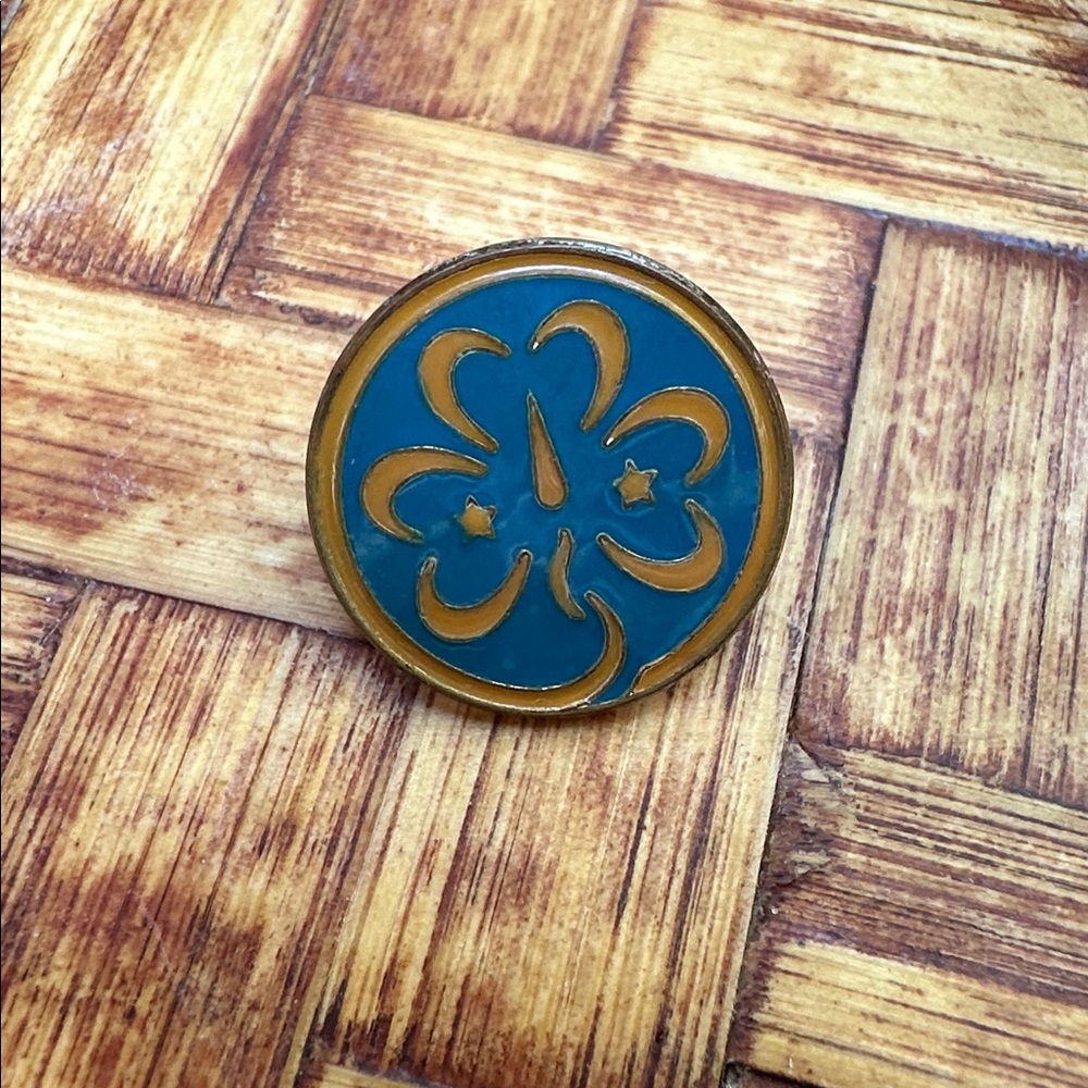 Vintage Collectible Girl Scouts Logo Lapel Pin - Round Blue and Gold